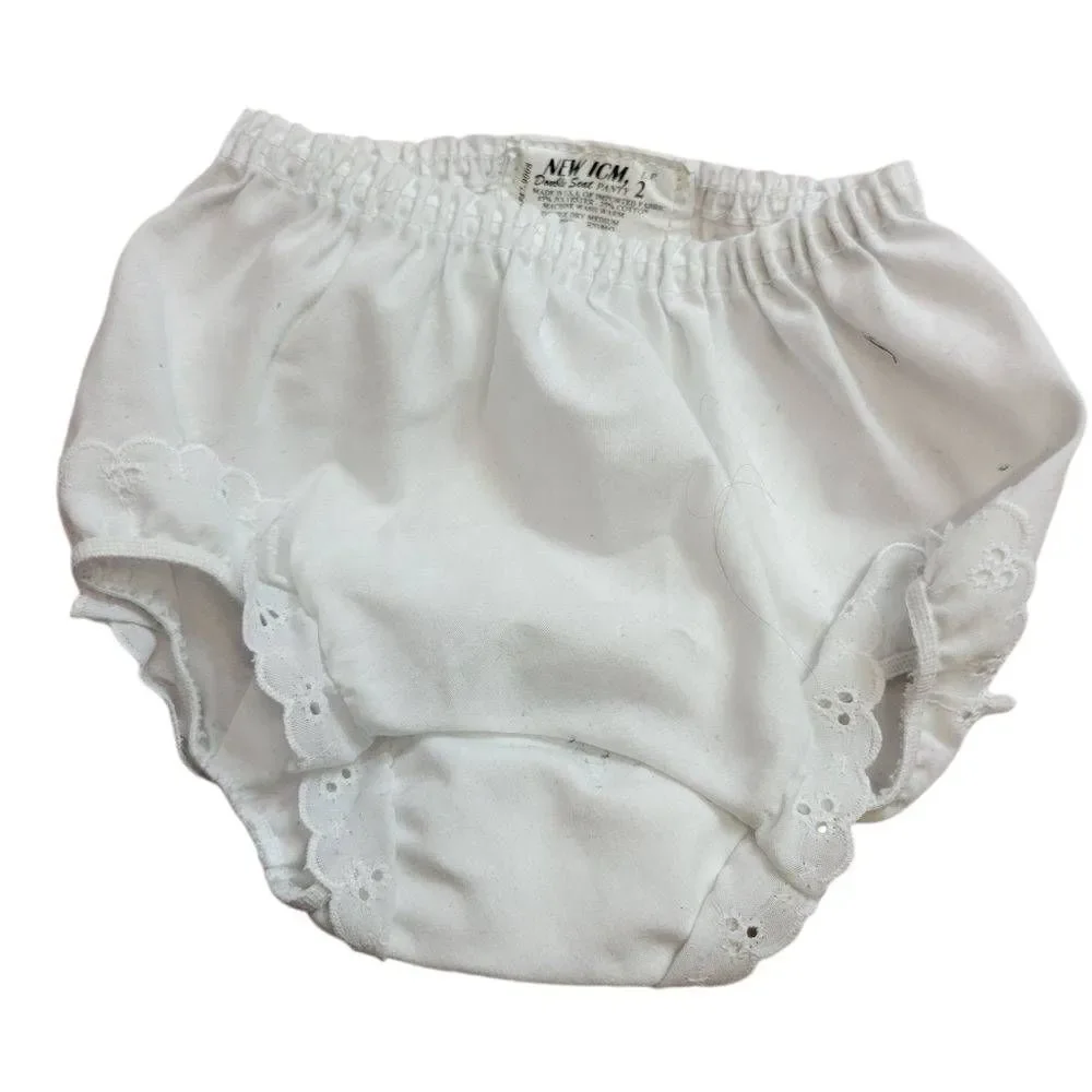 Boomer with eyelet lace trim 2